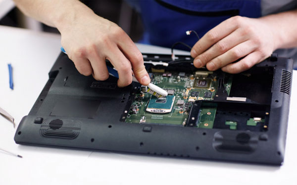 Vệ sinh Laptop, thay keo tản nhiệt